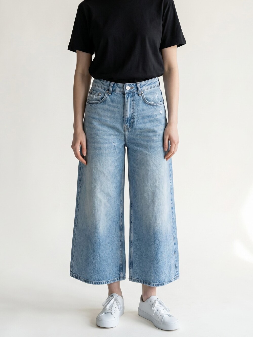Zara Cropped Wide Leg Jeans High Waisted